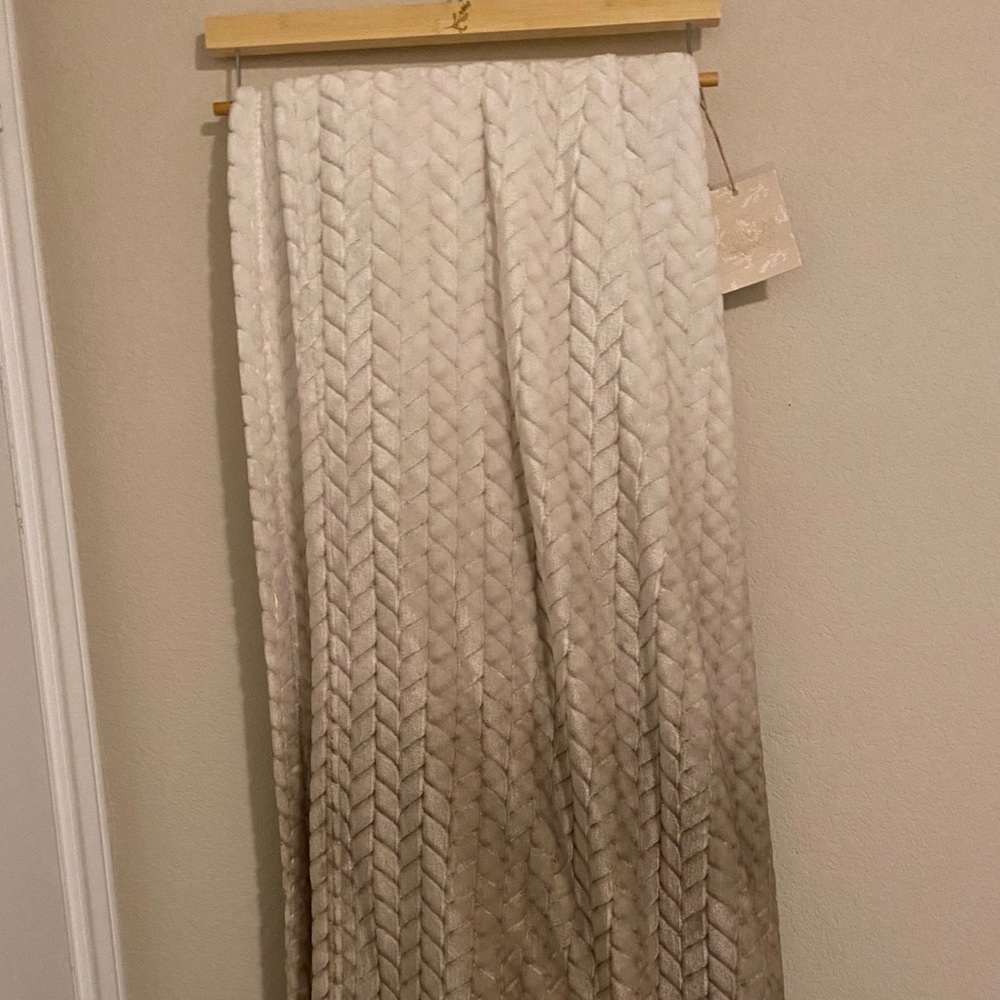 Ombré Soft Blanket